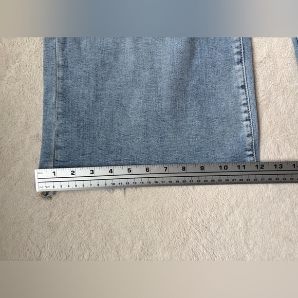 Risen Wide Leg Distressed Blue Cropped Jeans Women size 13 or 31 - Picture 10 of 12